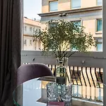Szálloda Adore & *
