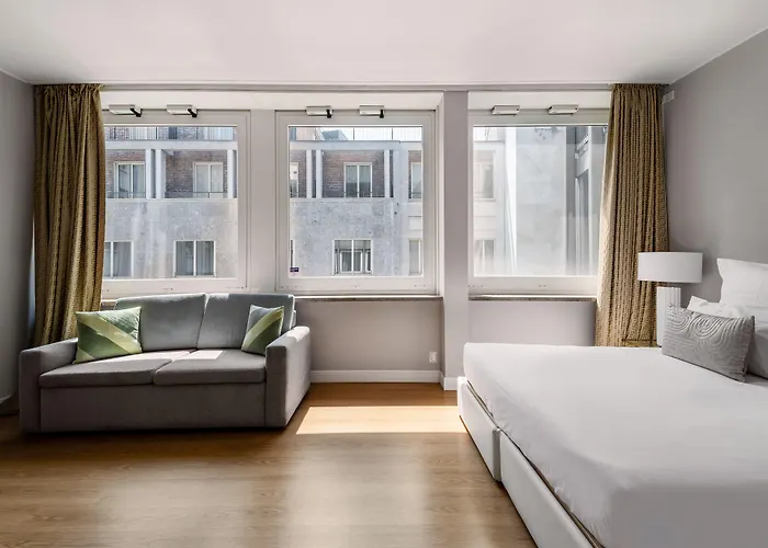 Hotel Adore &